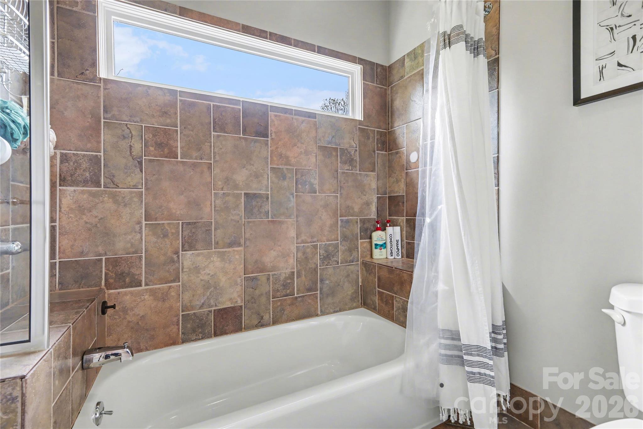 property viewer photo 23
