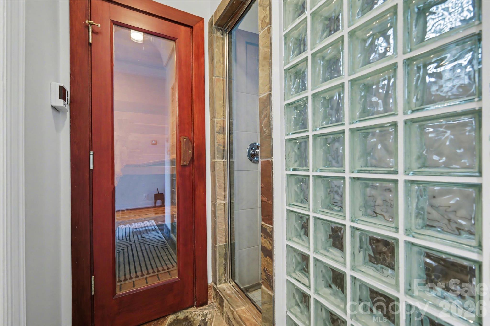 property viewer photo 31