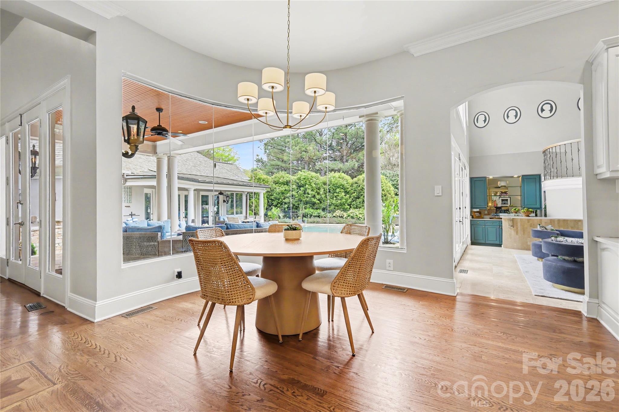 property viewer photo 6