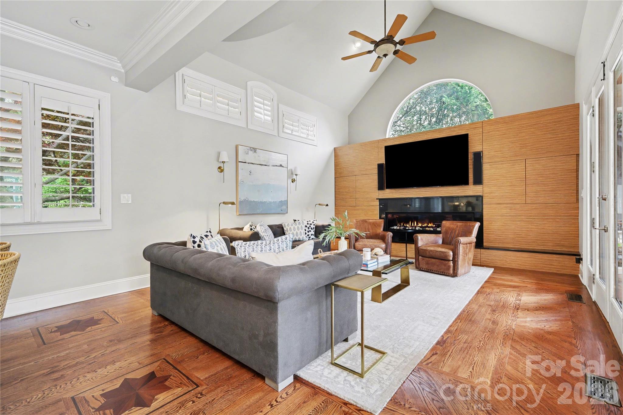 property viewer photo 9