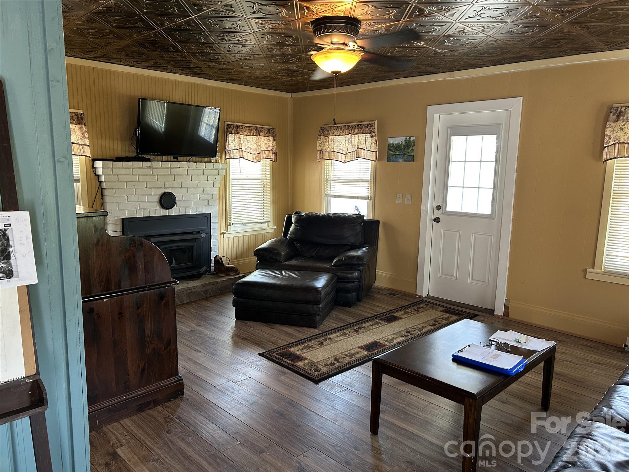 main property photo 33