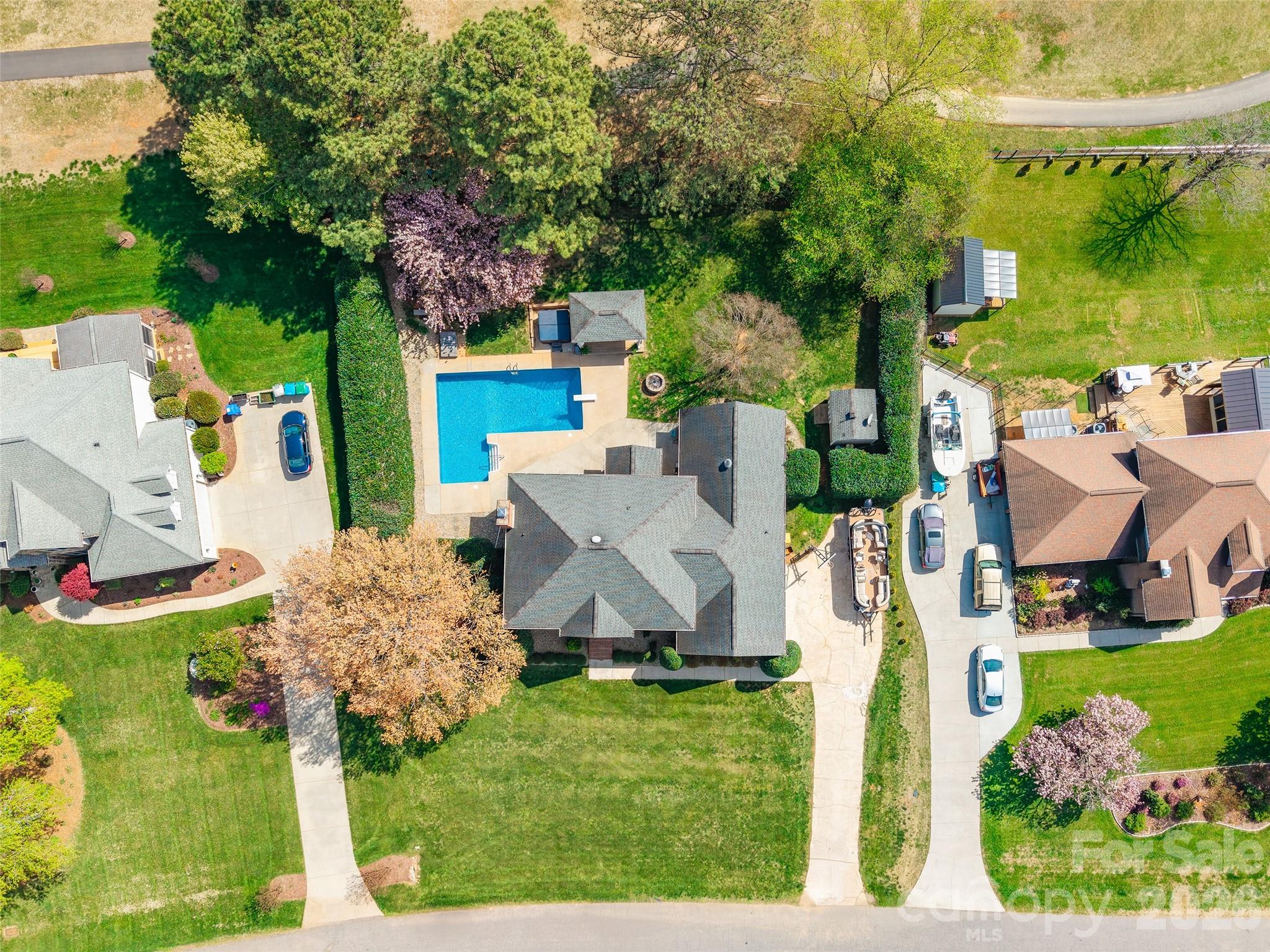 main property photo 45