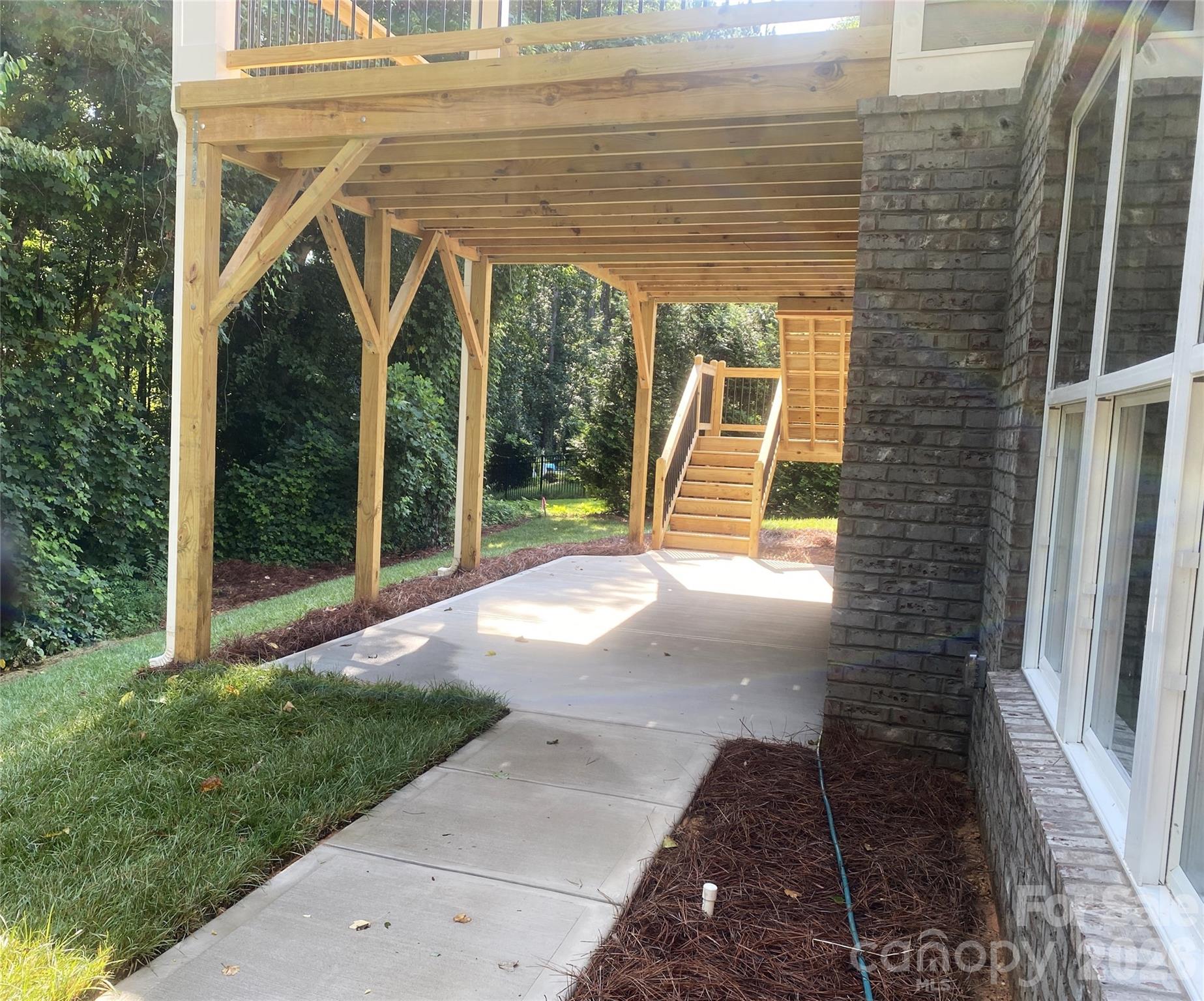 main property photo 31