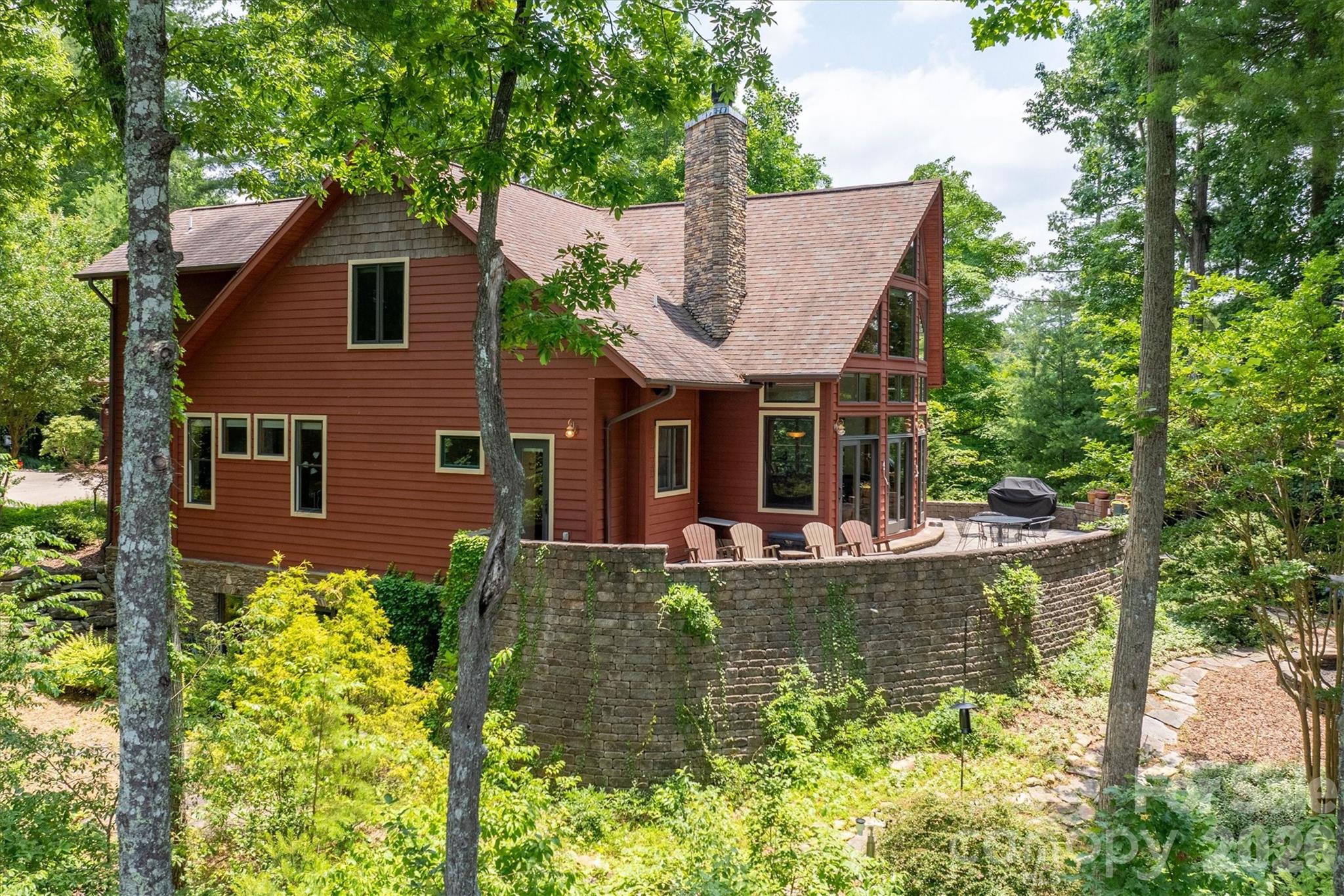 main property photo 6