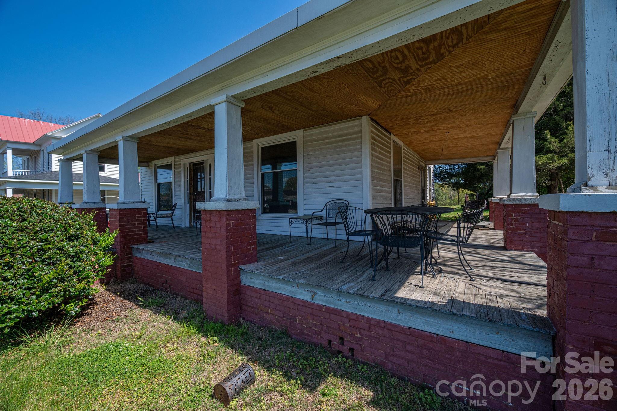 main property photo 4