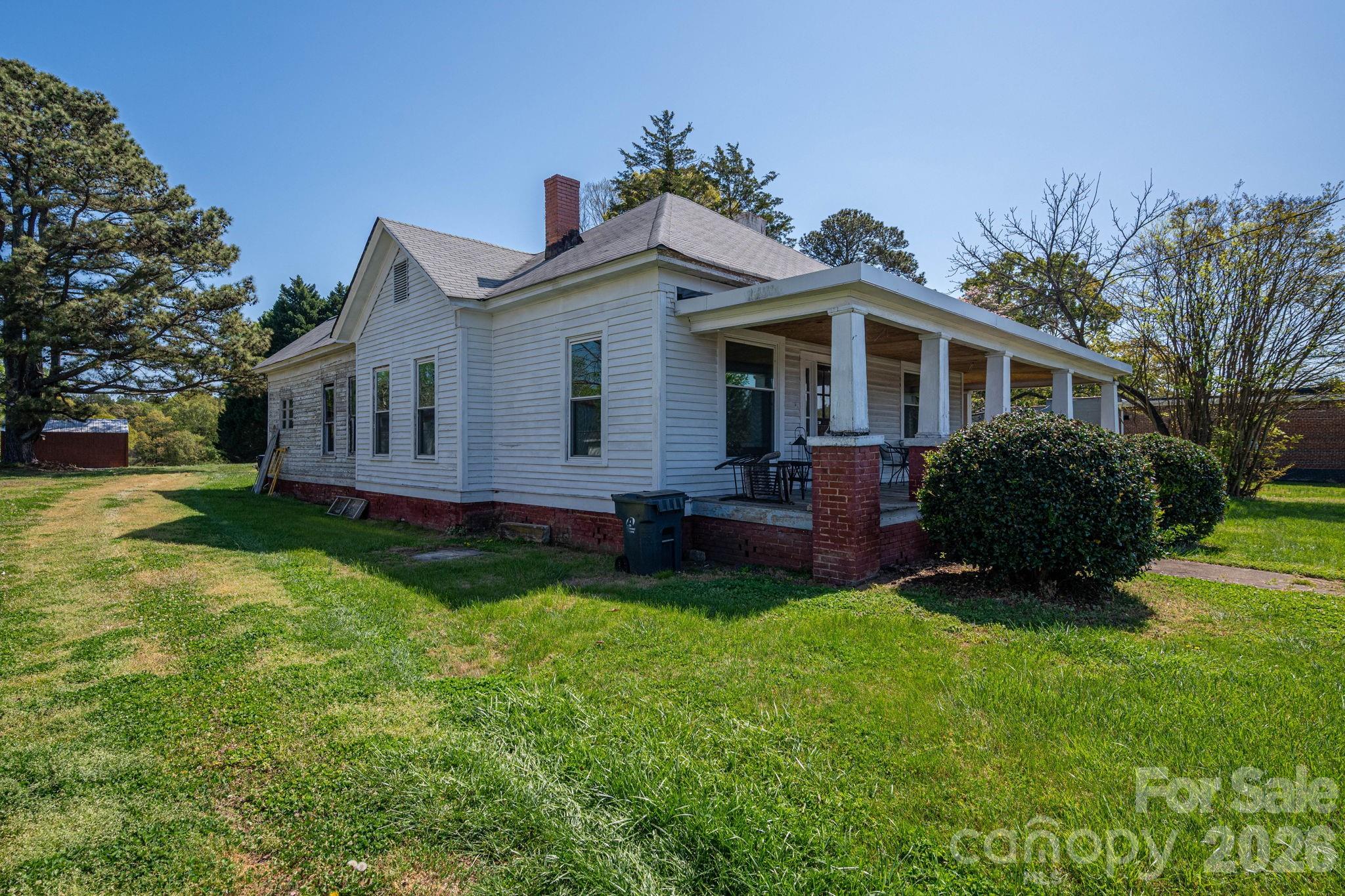 main property photo 5