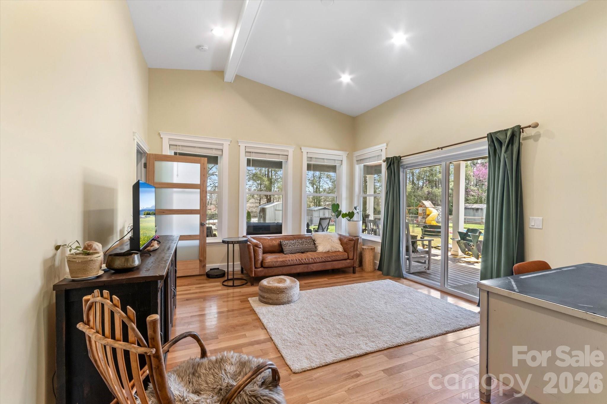 main property photo 12