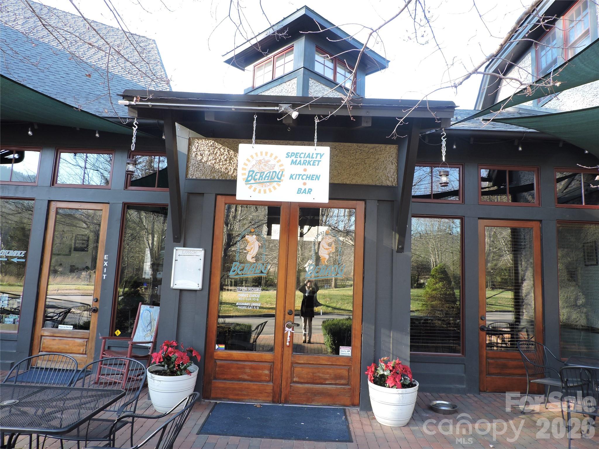 main property photo 16