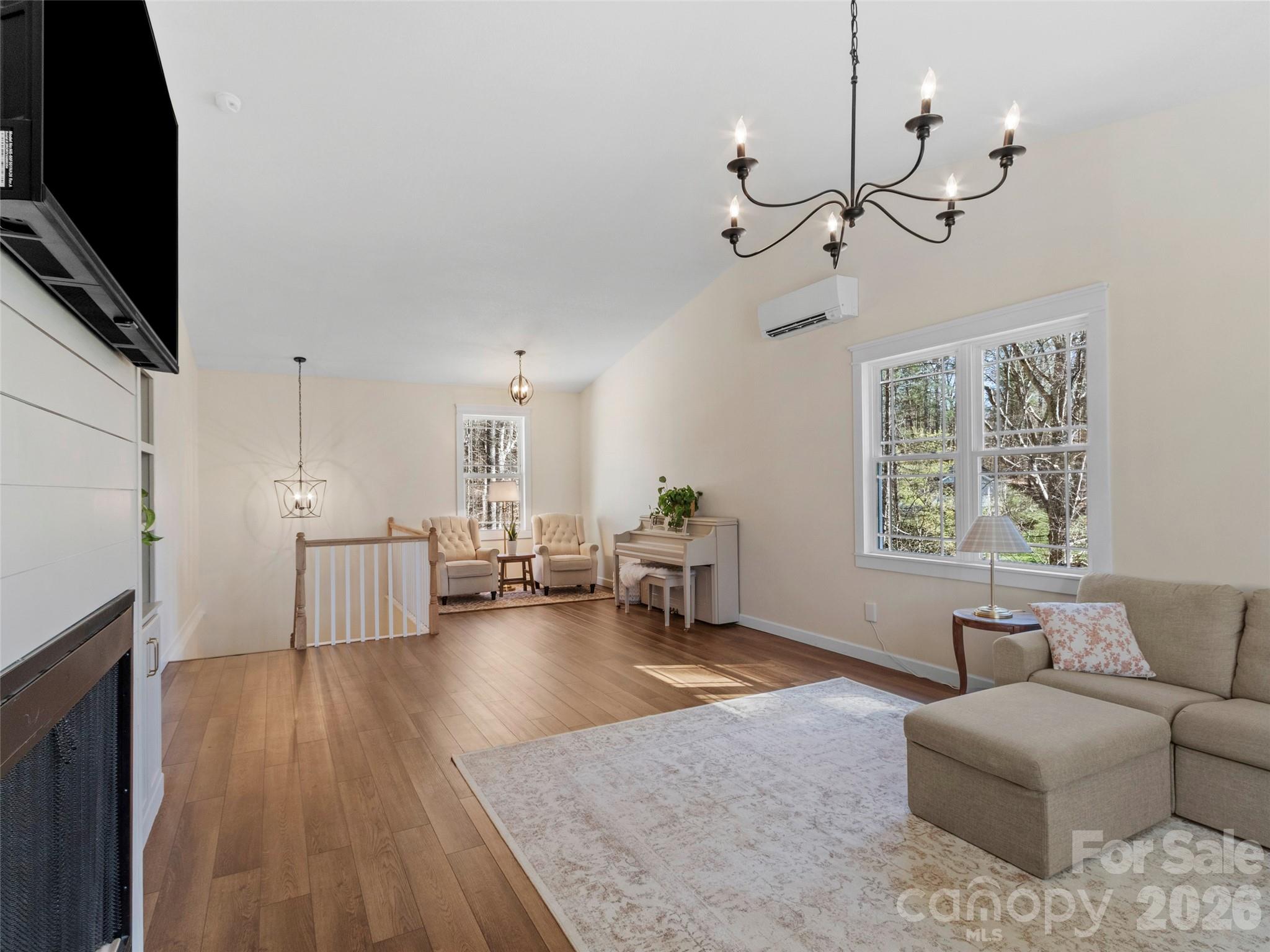 property viewer photo 18
