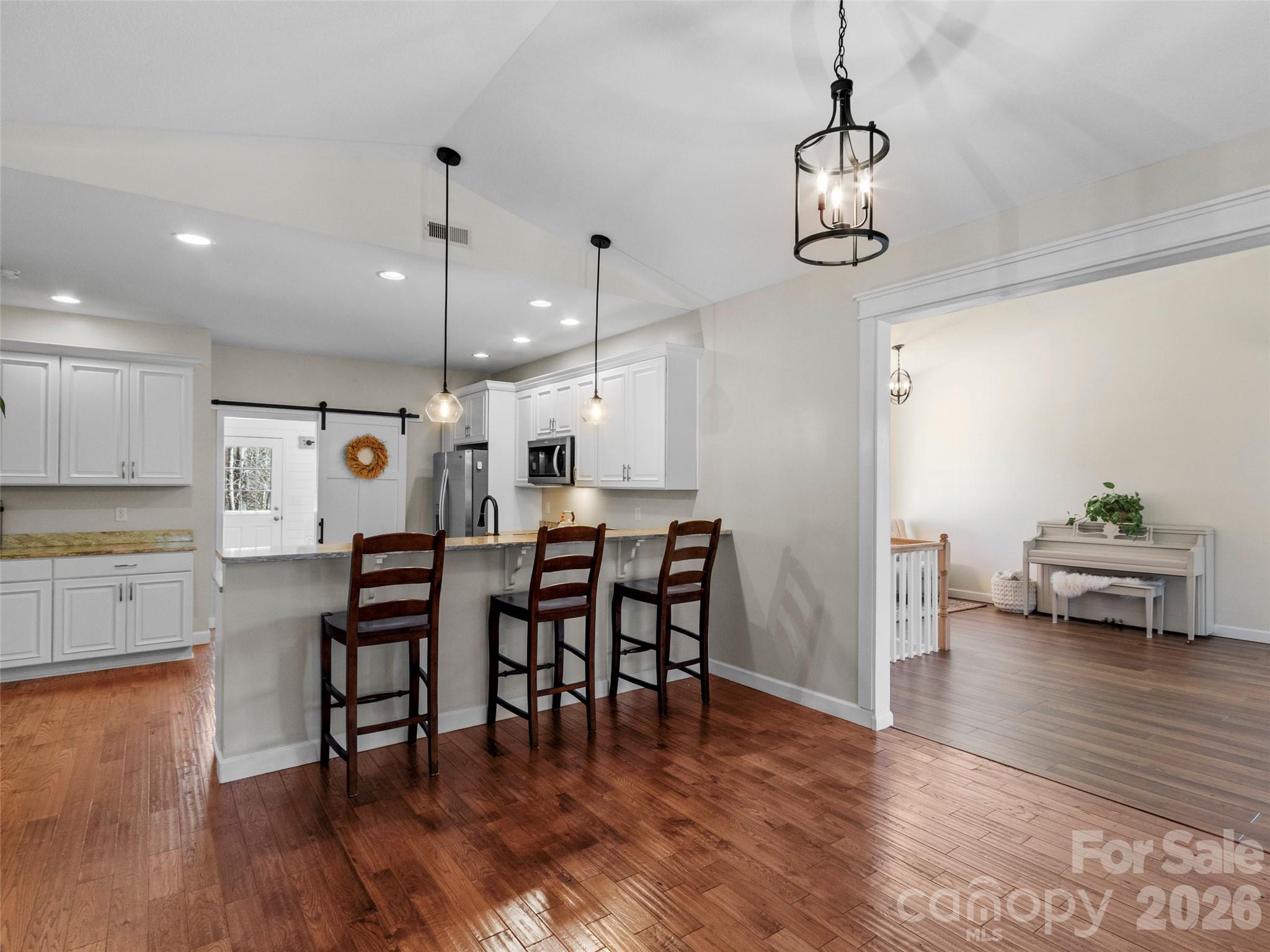 property viewer photo 19