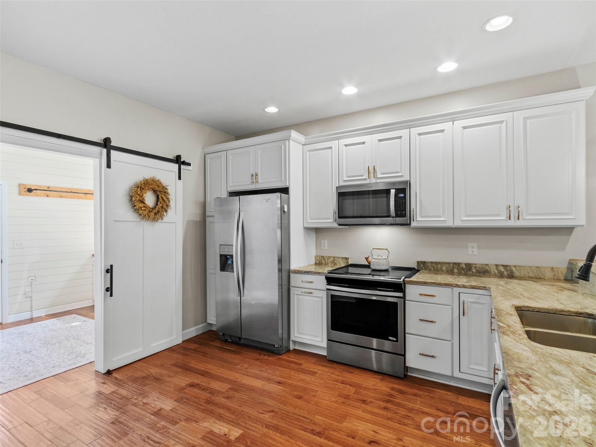 property viewer photo 22
