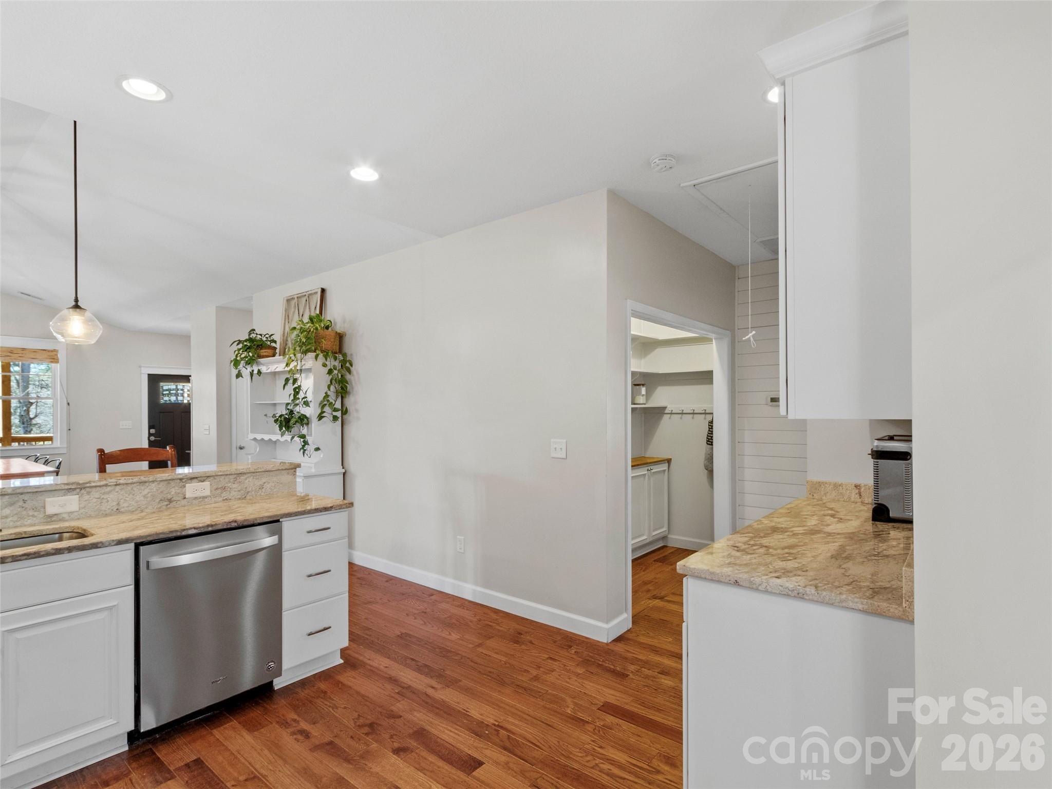 property viewer photo 23