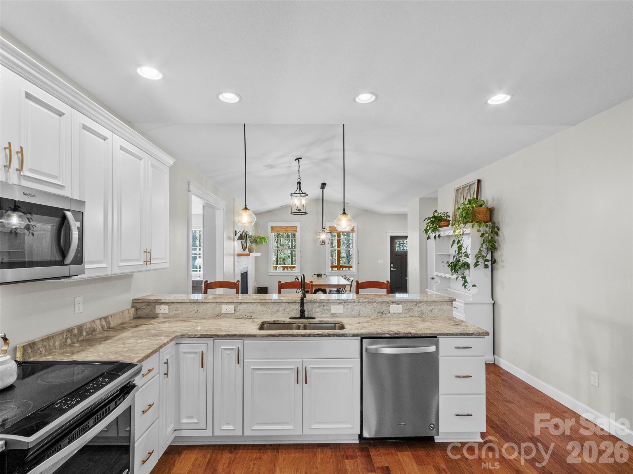 property viewer photo 24