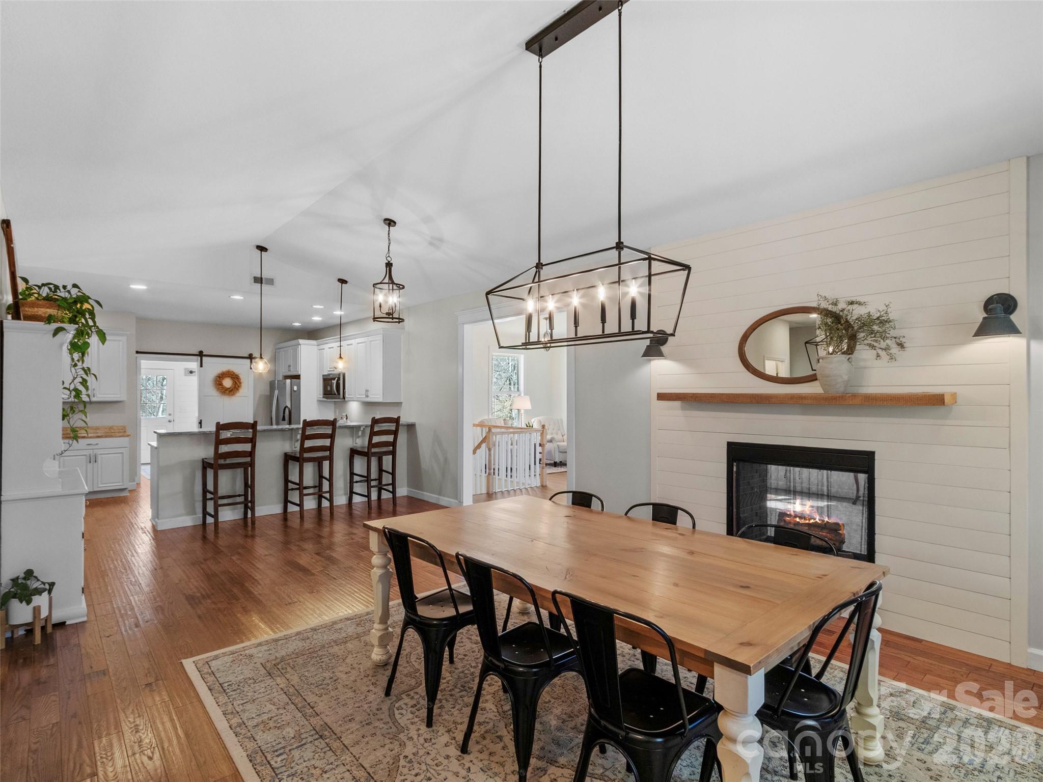 property viewer photo 30