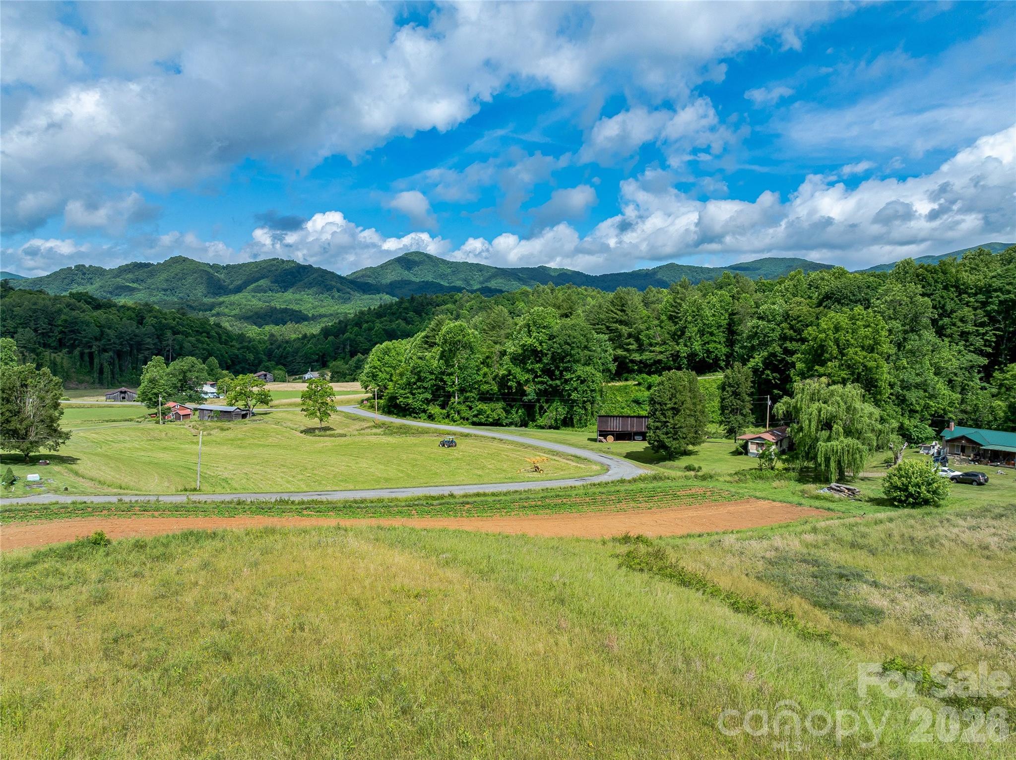 main property photo 3