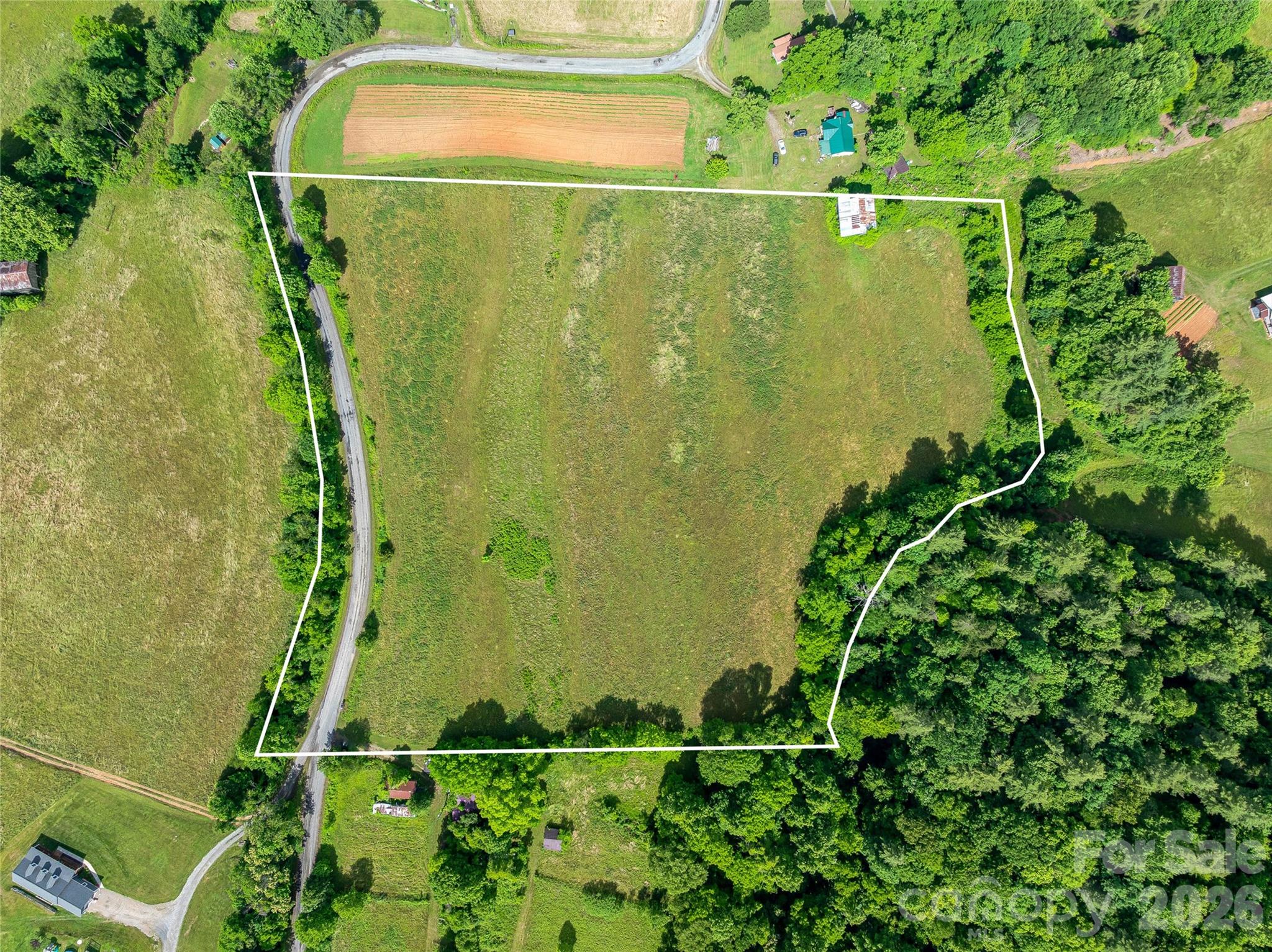main property photo 8