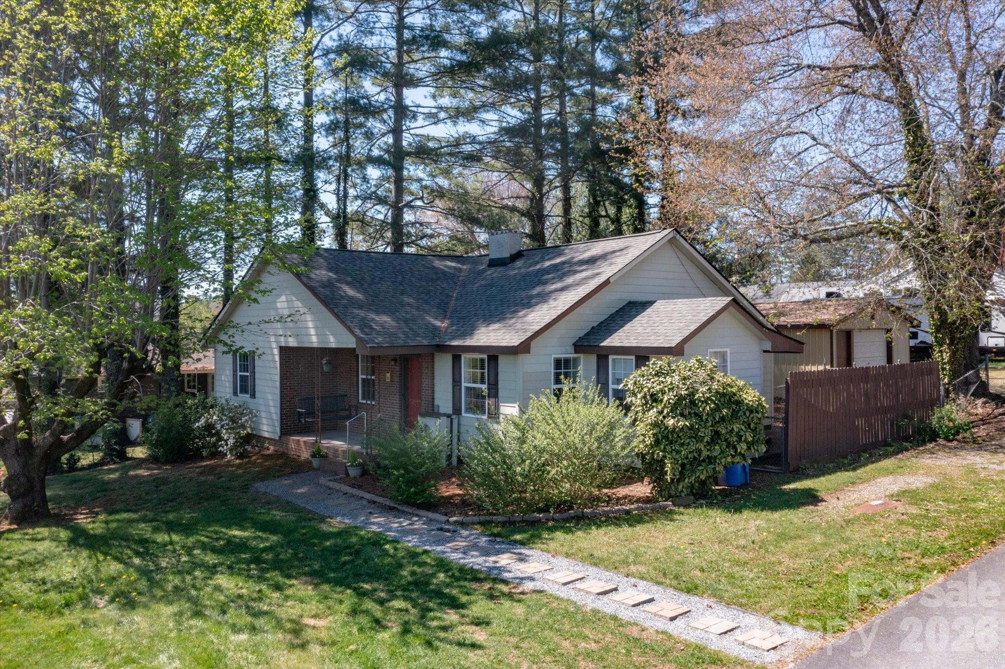 main property photo 40