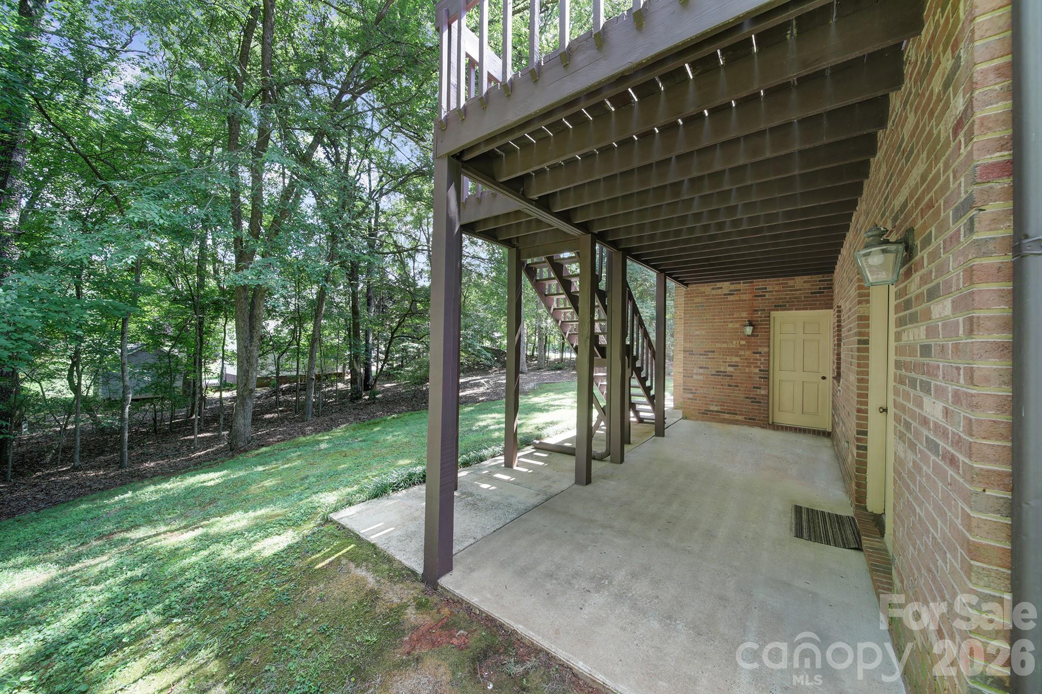 main property photo 34
