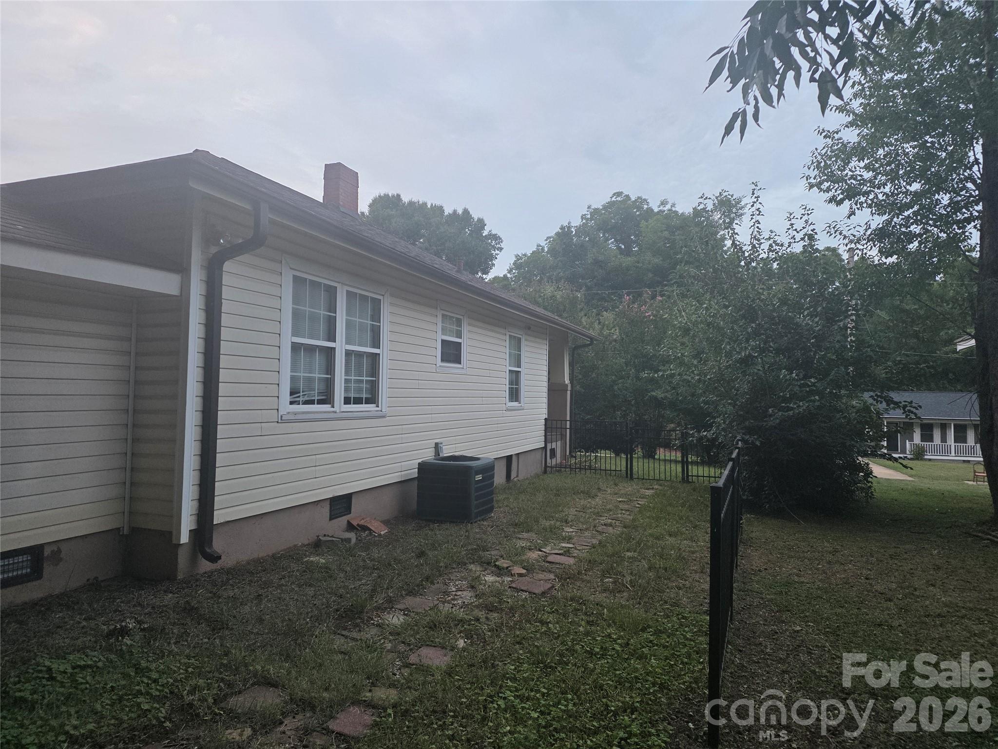 main property photo 16