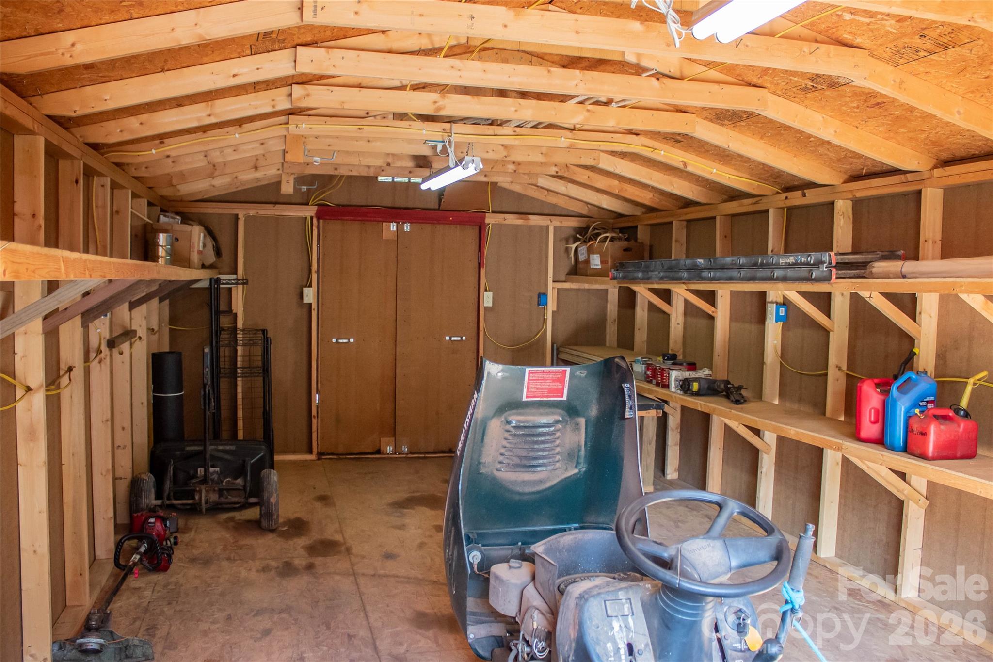 main property photo 25
