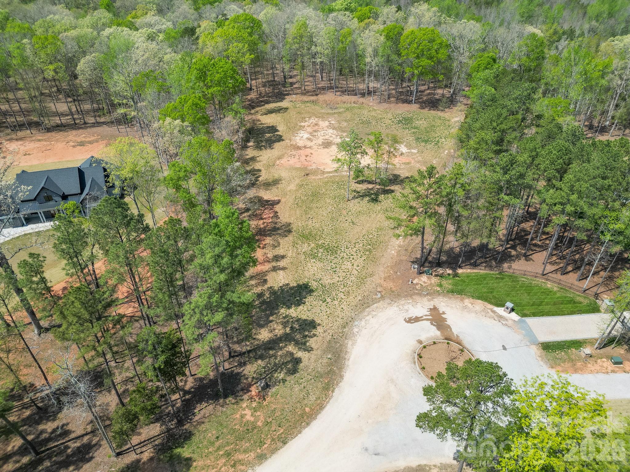 main property photo 13