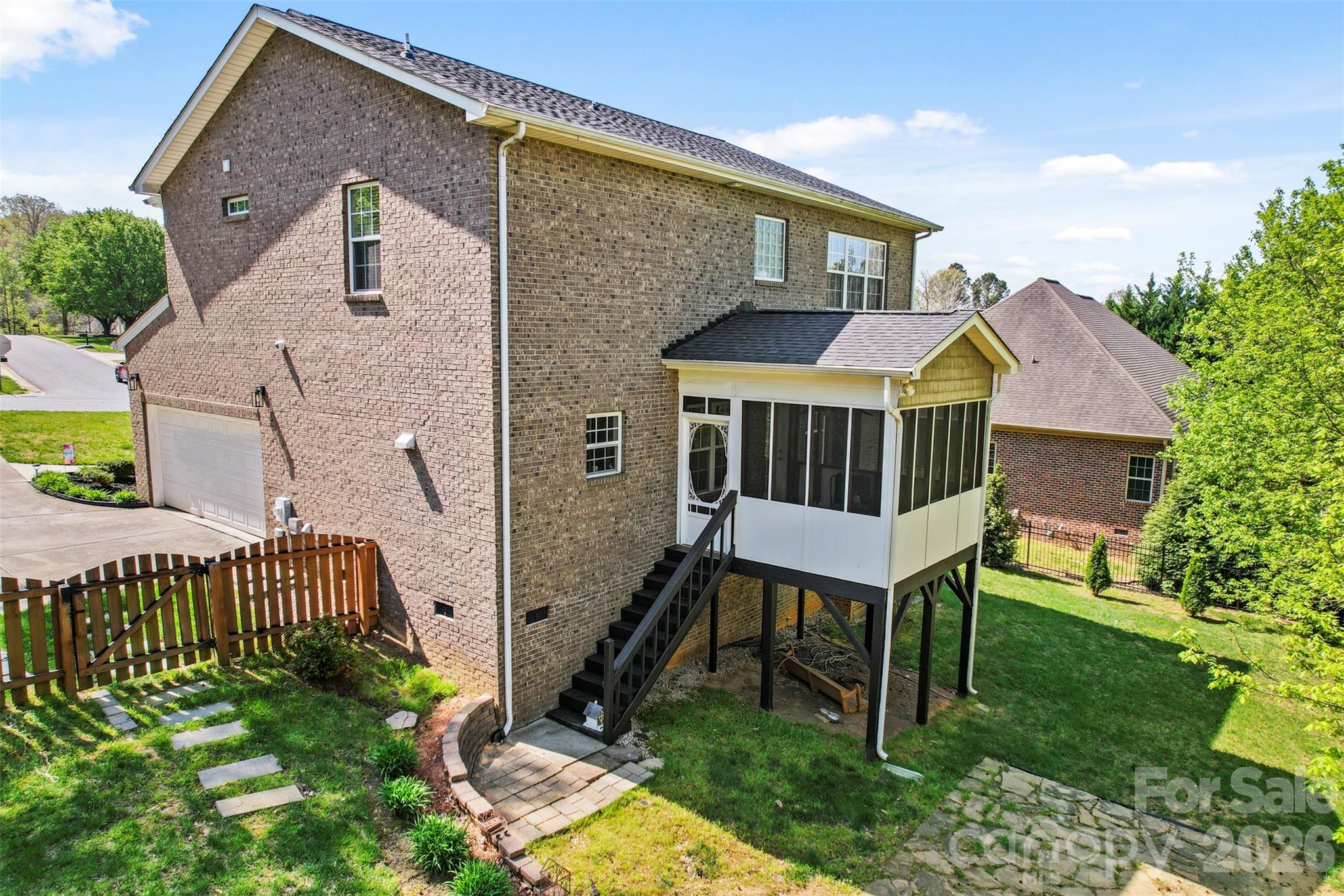 main property photo 5