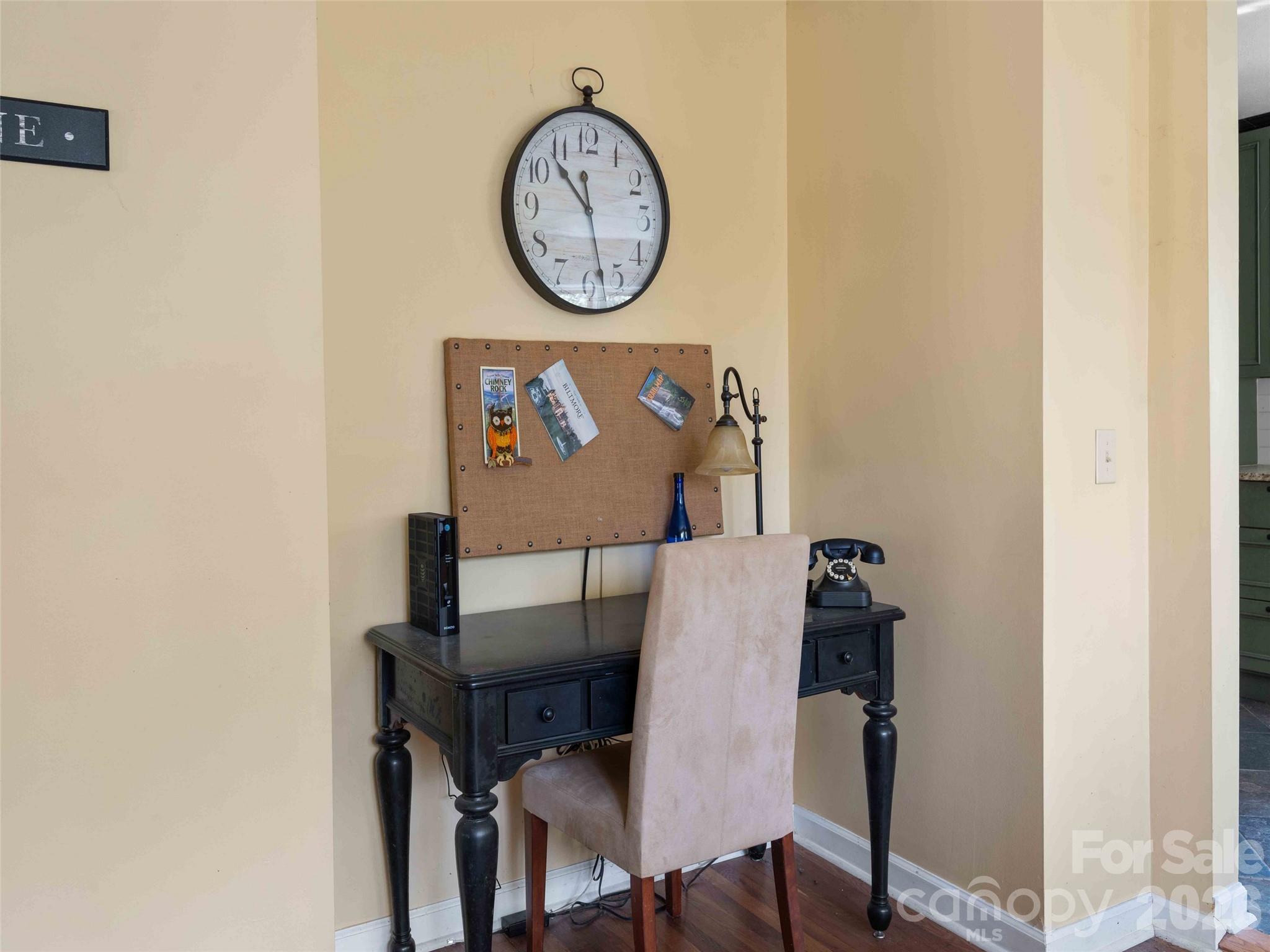 main property photo 28