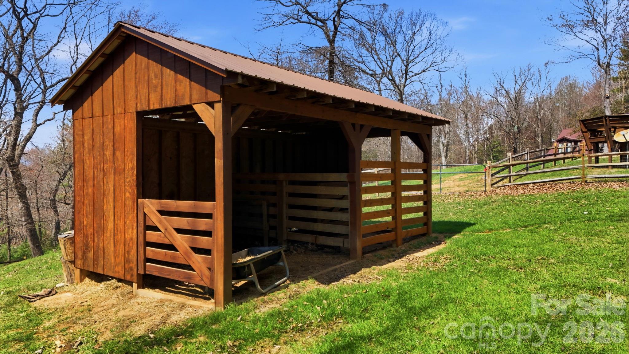 main property photo 40