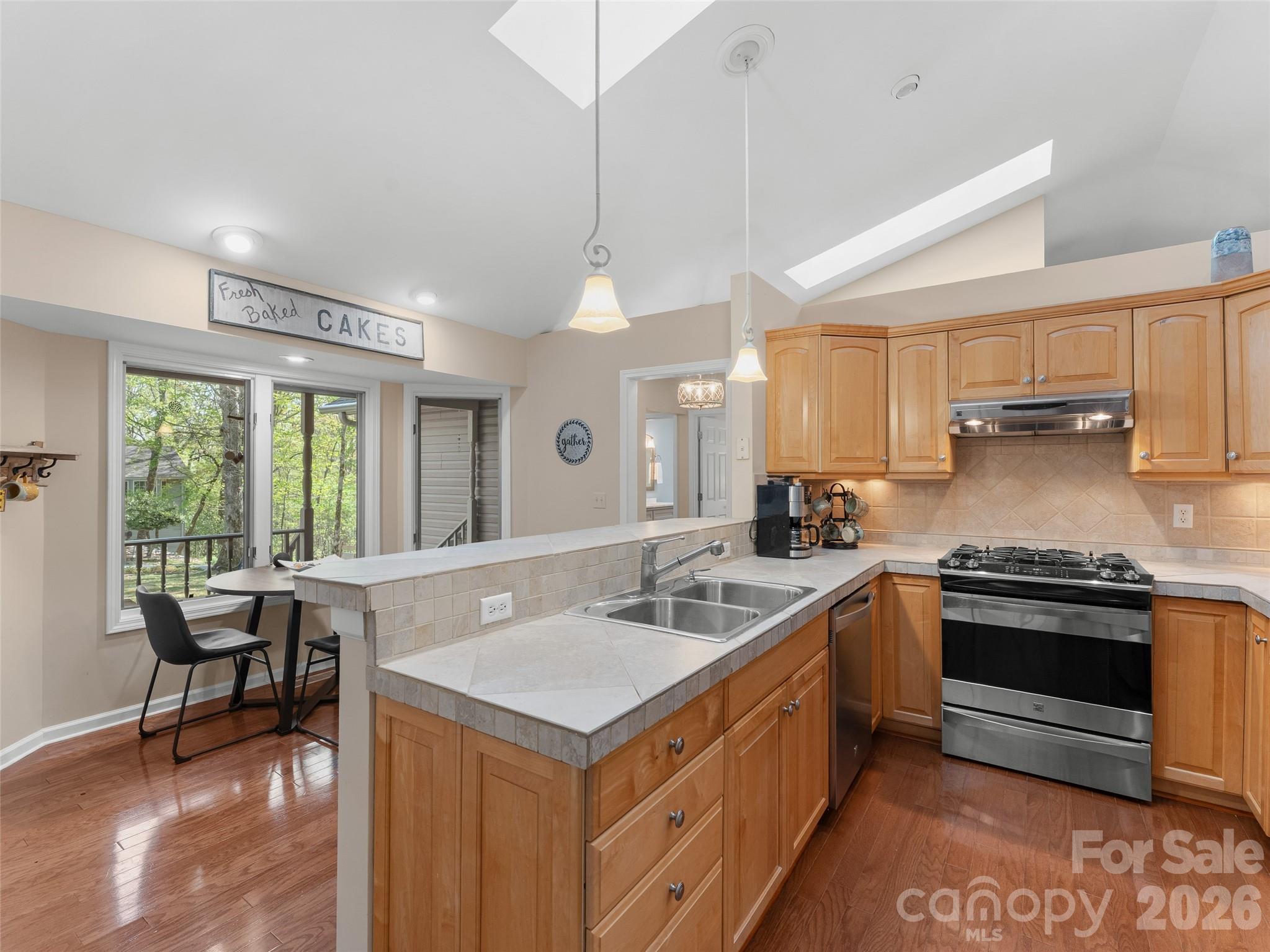 main property photo 7