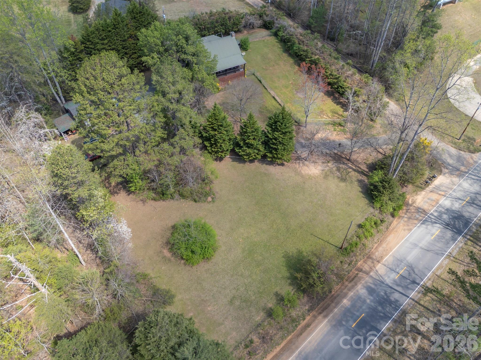 main property photo 40