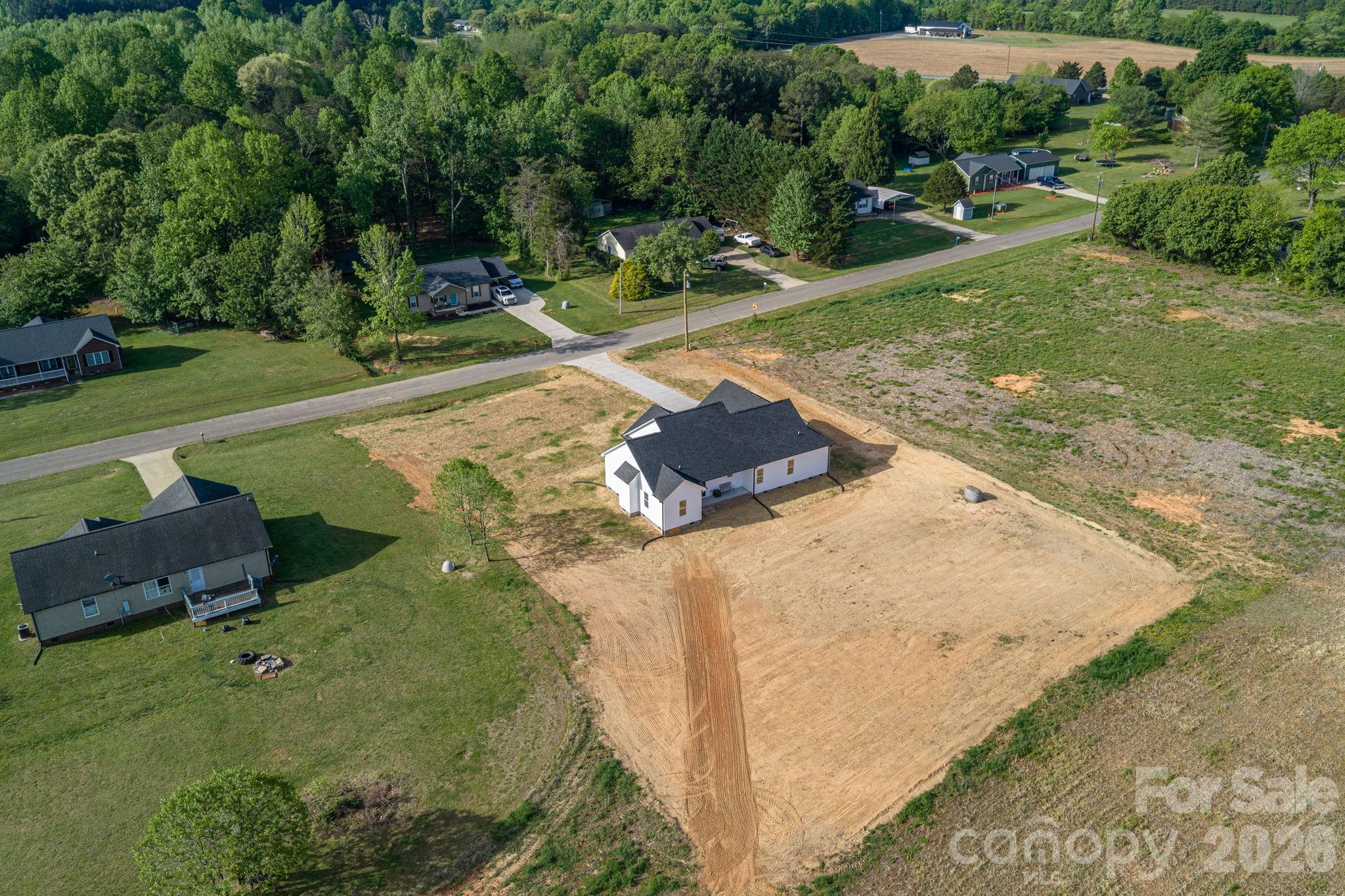 main property photo 9