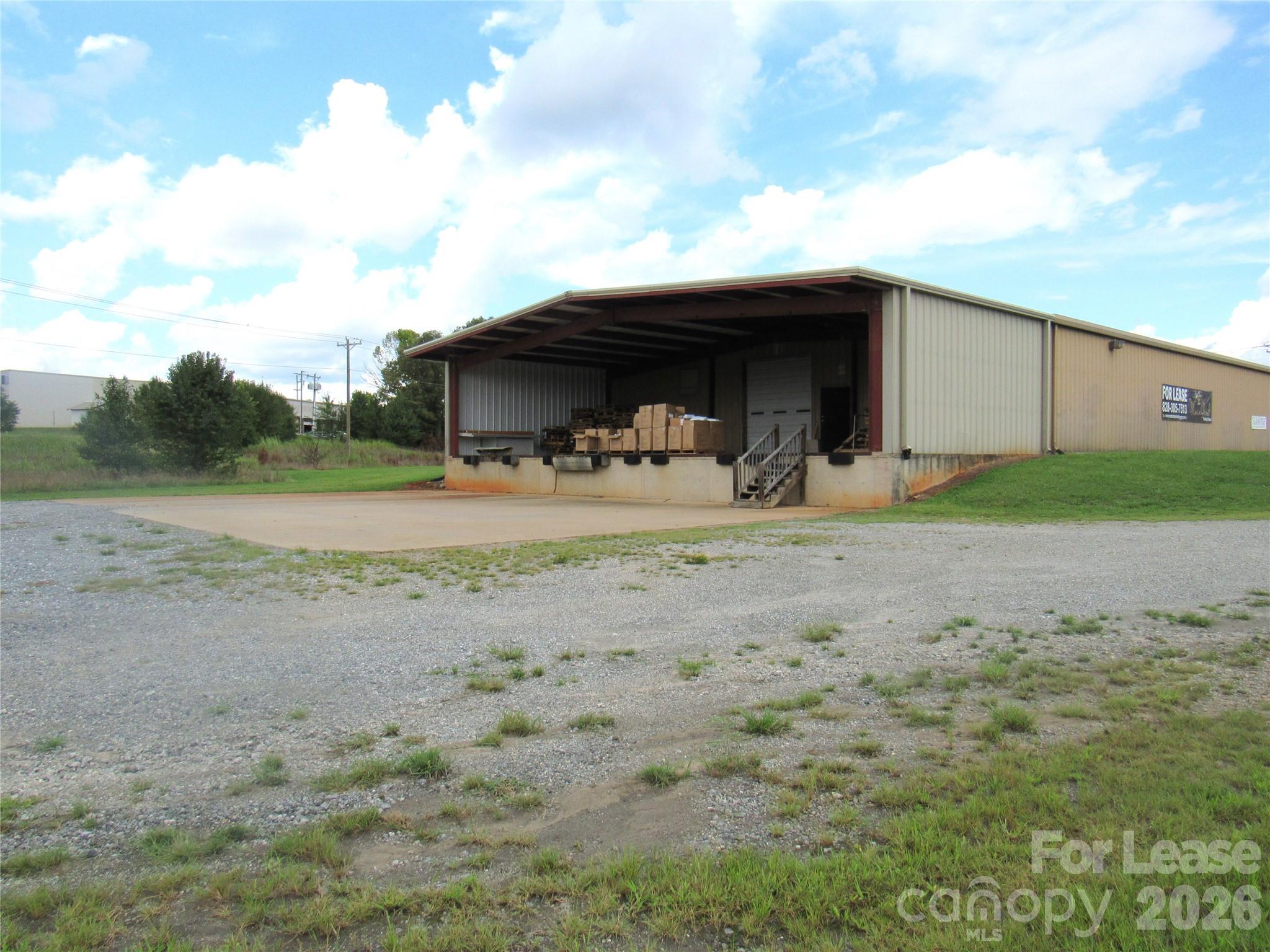 main property photo 11