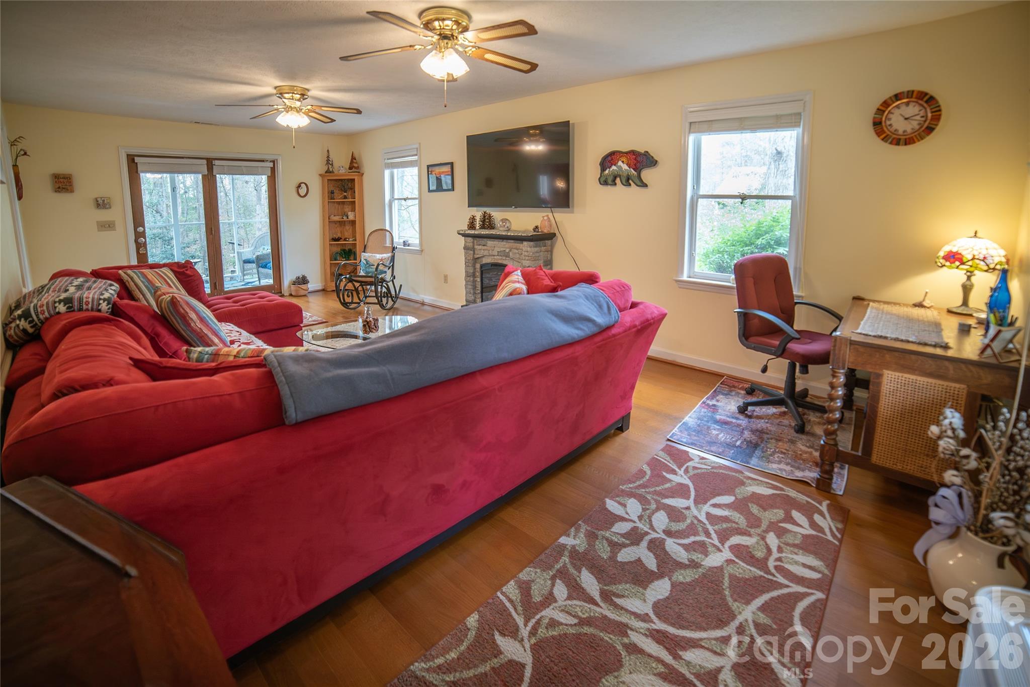 main property photo 16