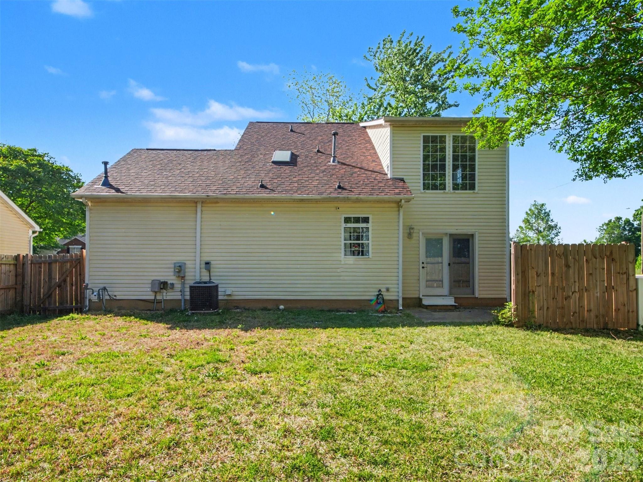 main property photo 32