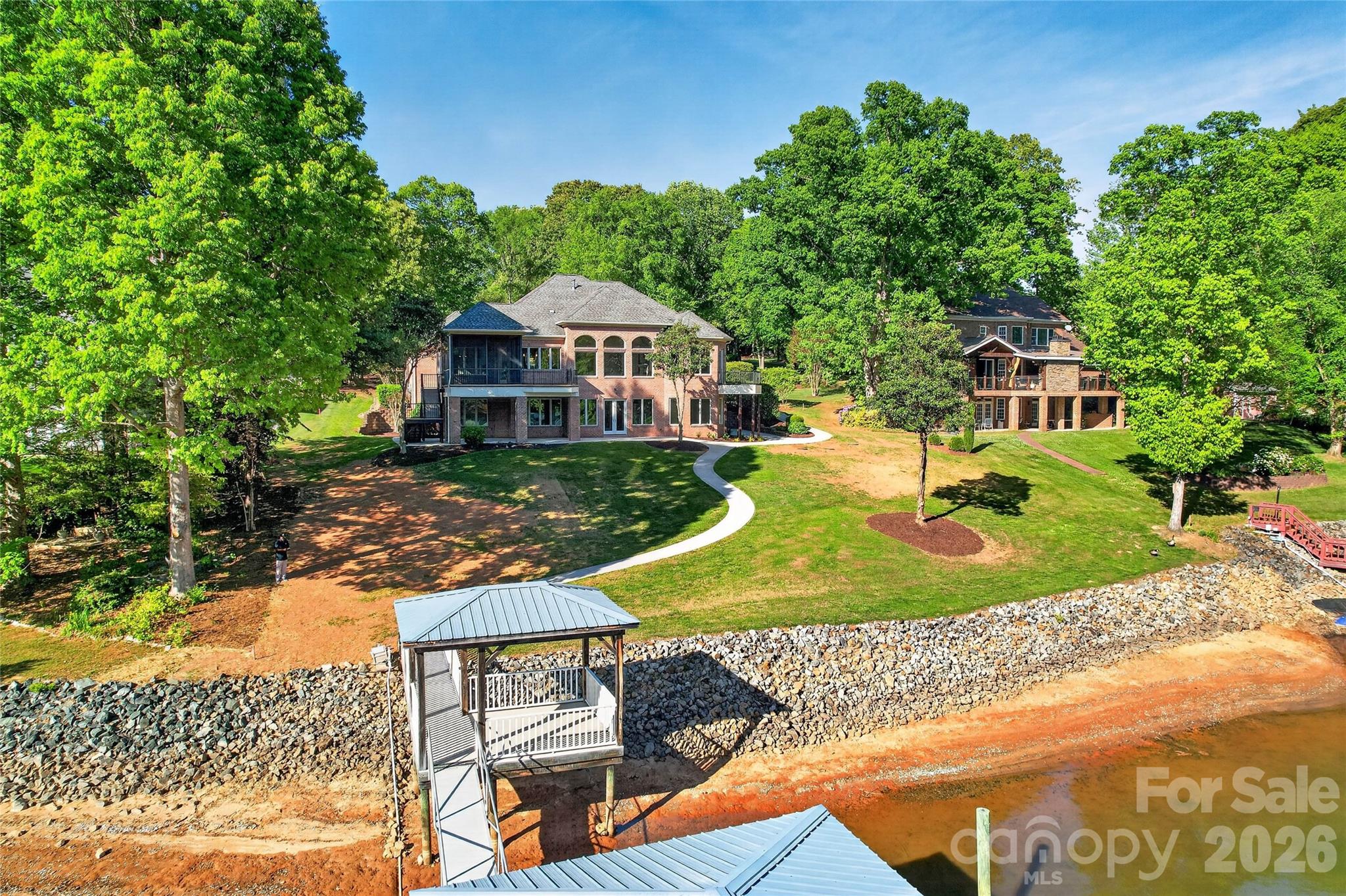 main property photo 11