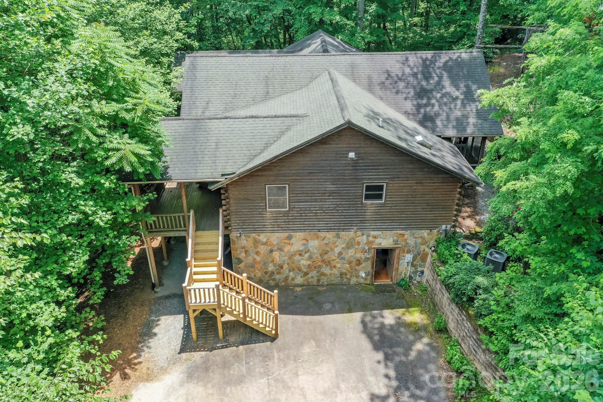 main property photo 33