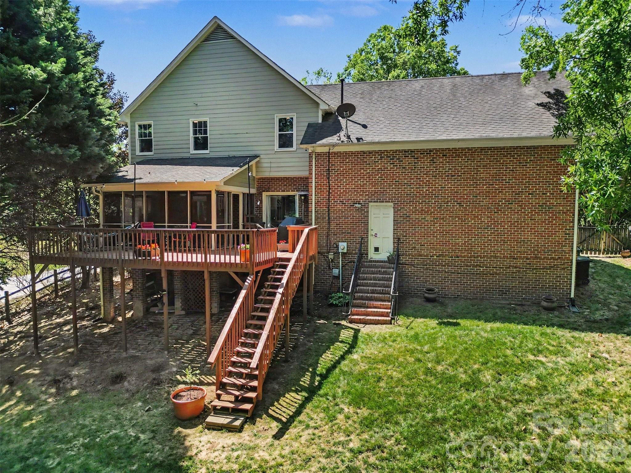 main property photo 32
