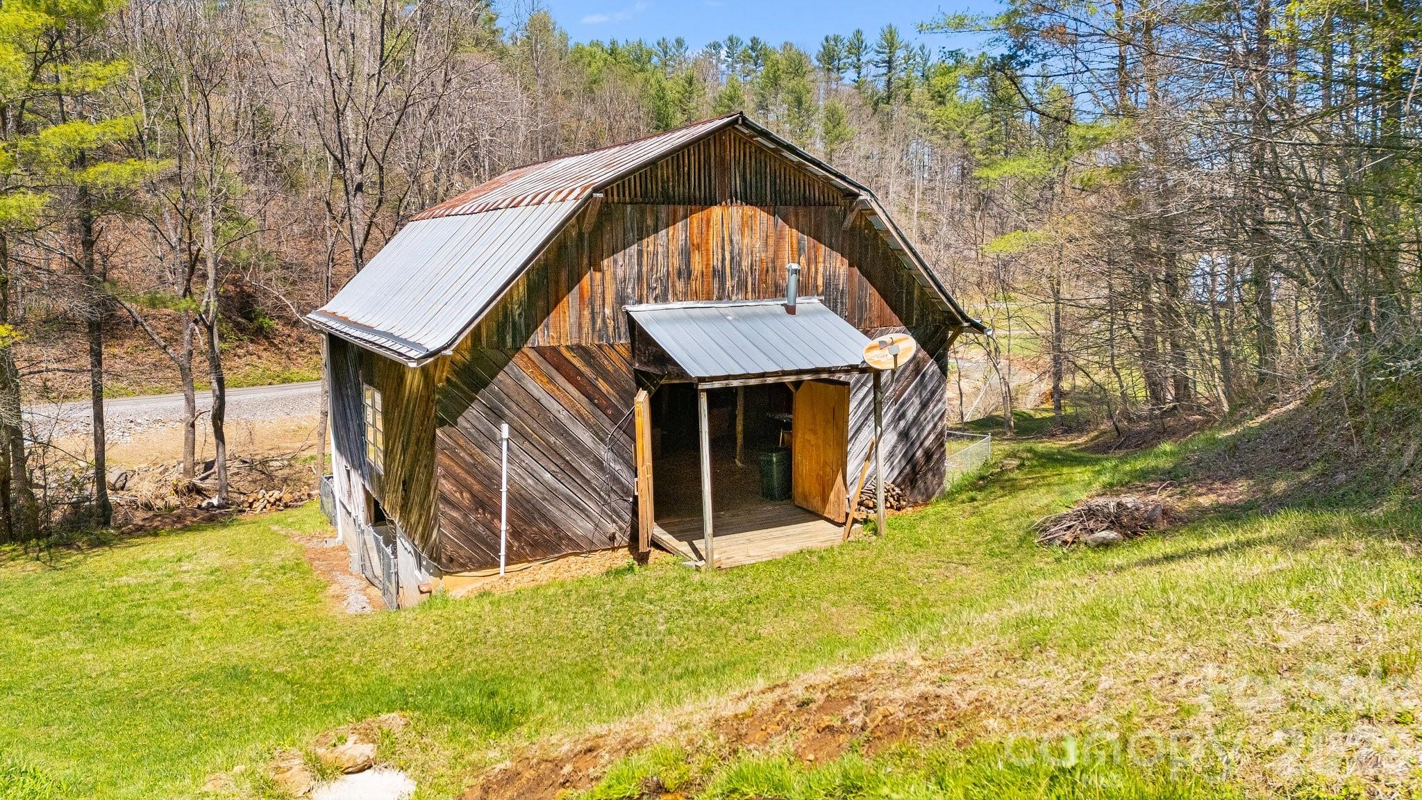 main property photo 30
