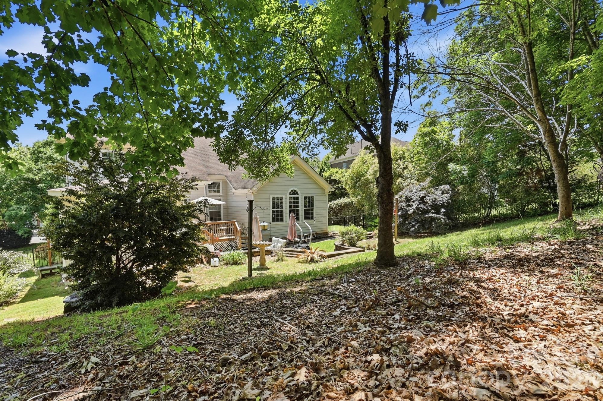 main property photo 32