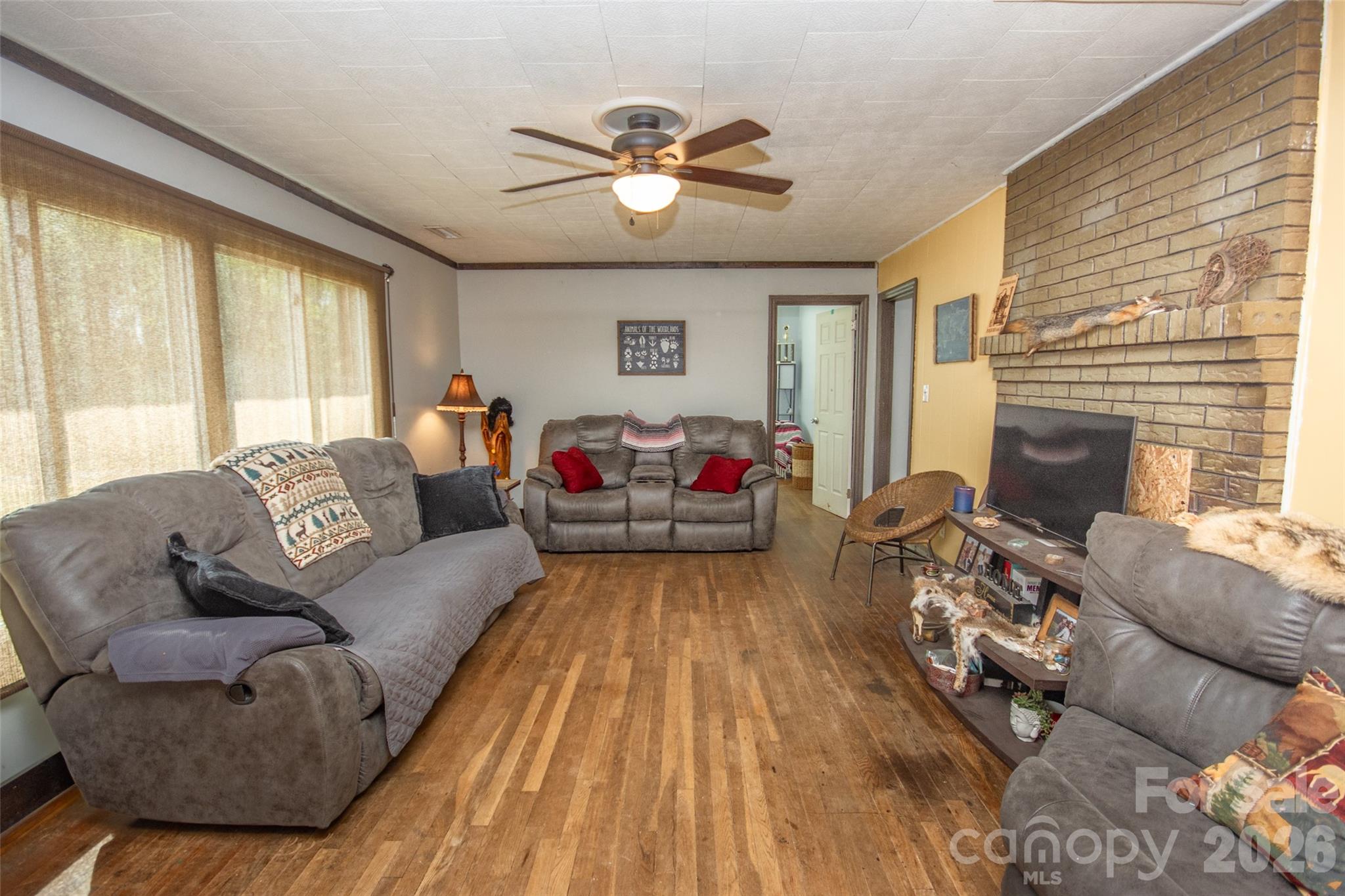 main property photo 11