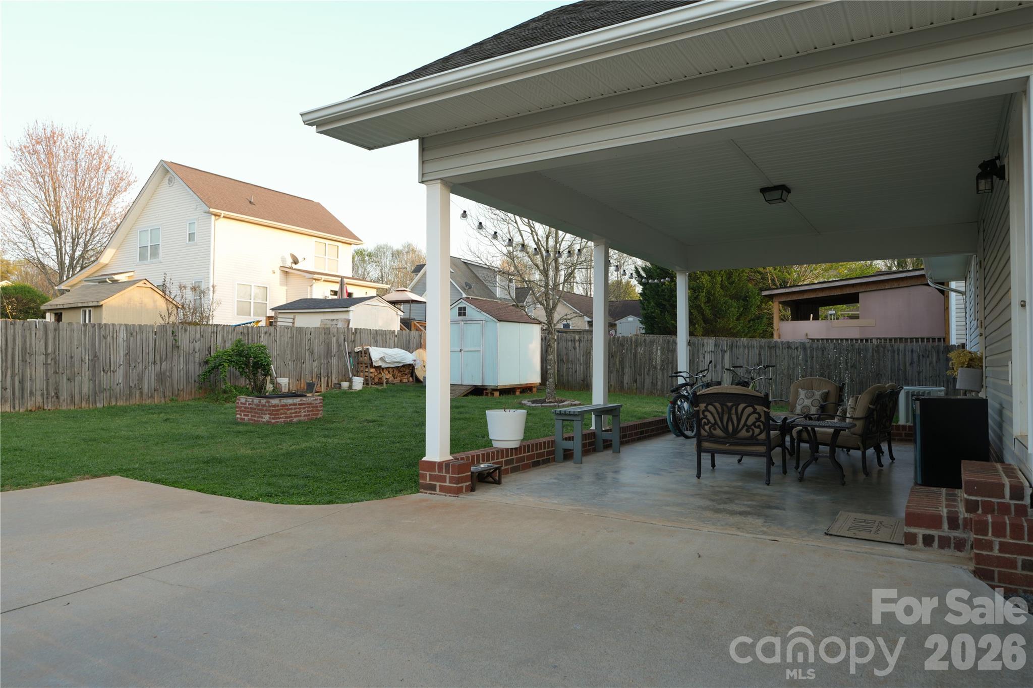 main property photo 6