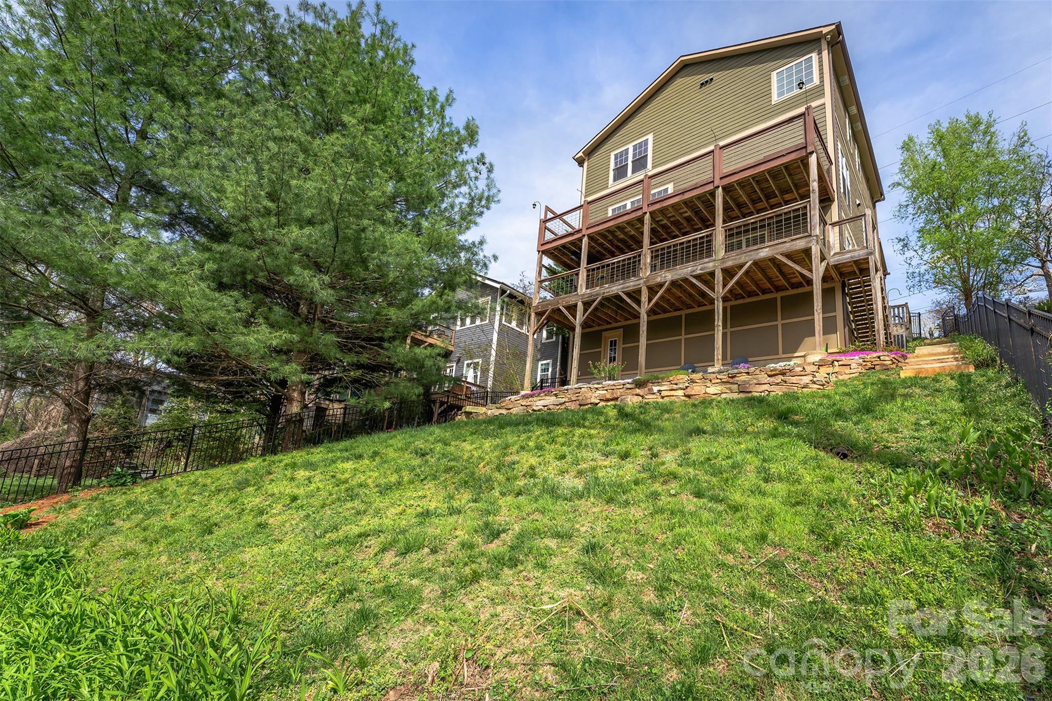 main property photo 36