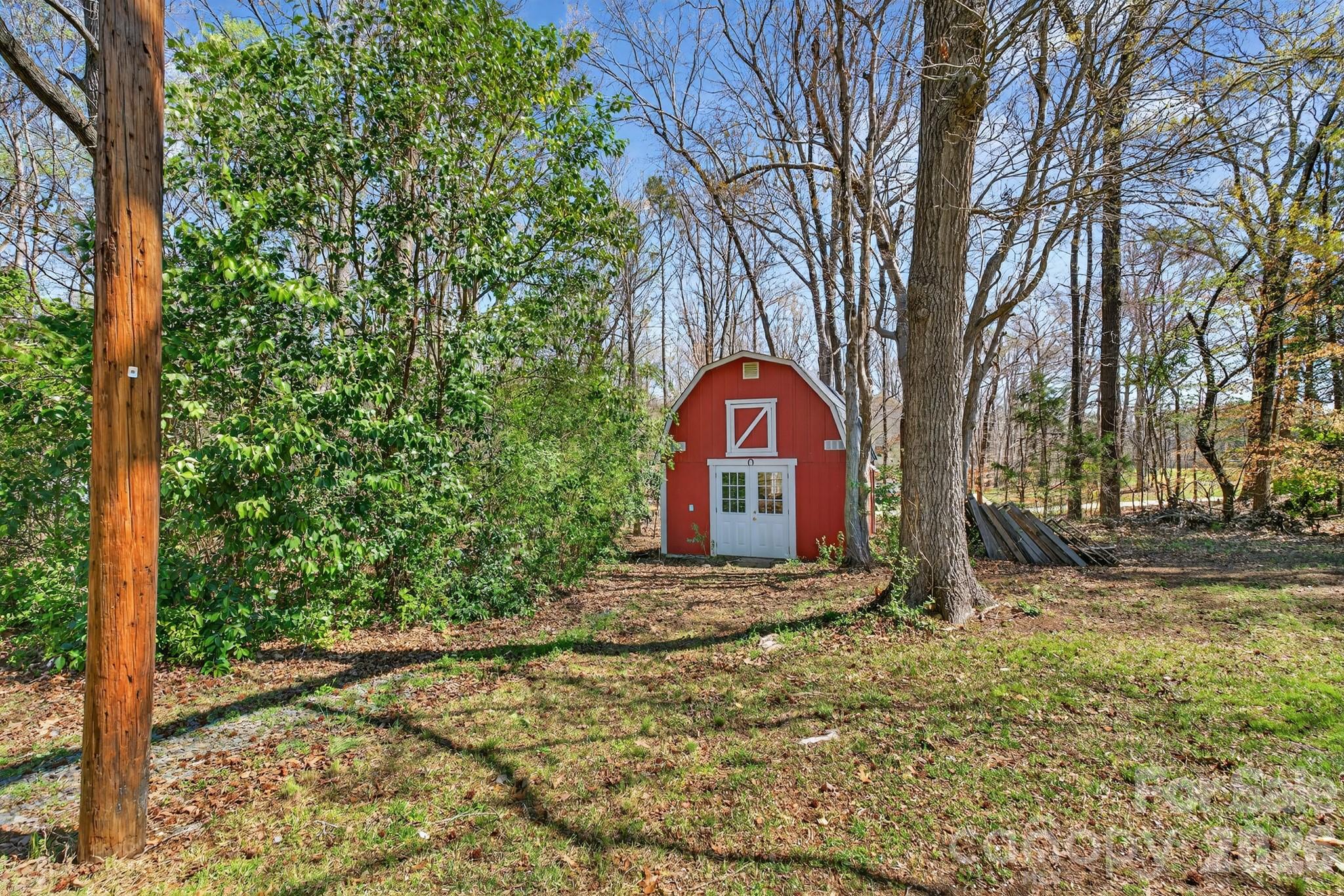 main property photo 32