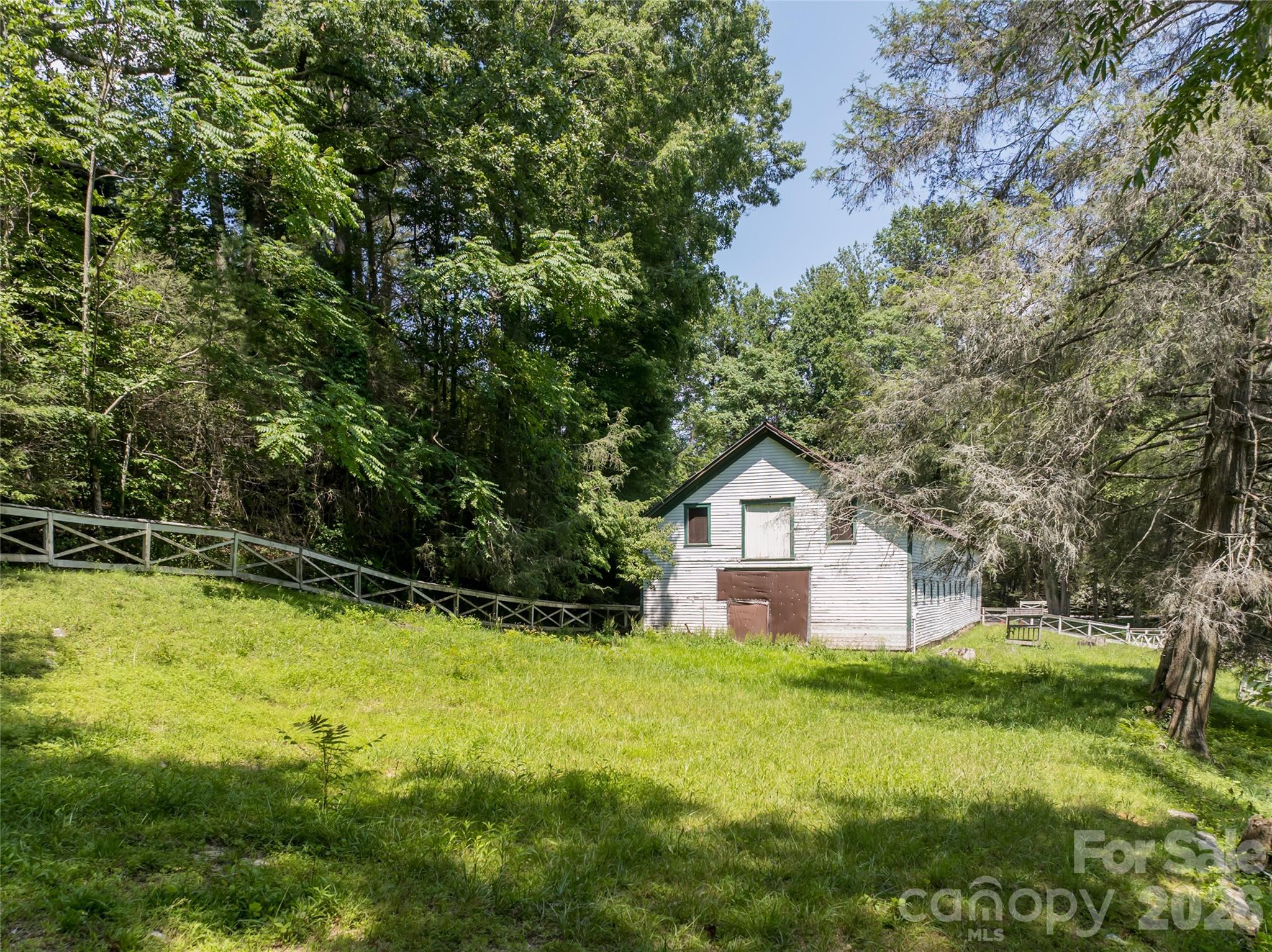 main property photo 12