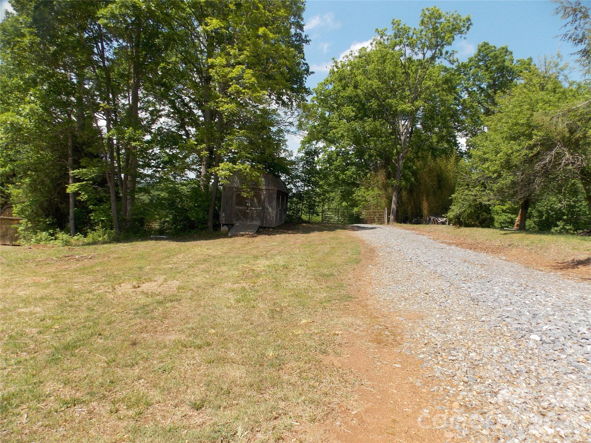 main property photo 17