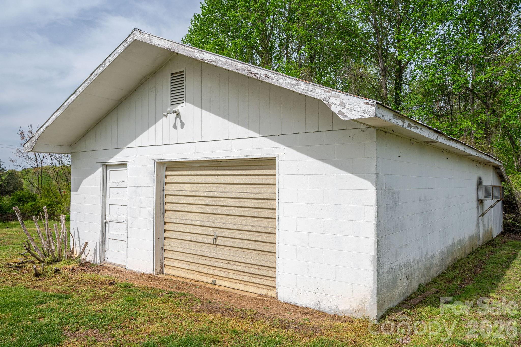 main property photo 32