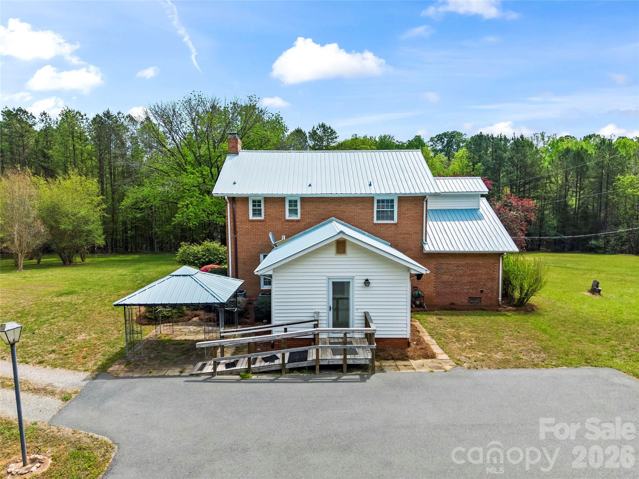 main property photo 35