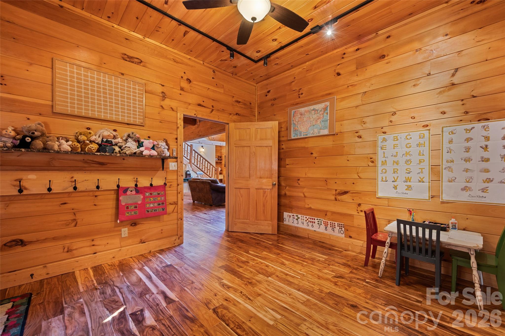 main property photo 17