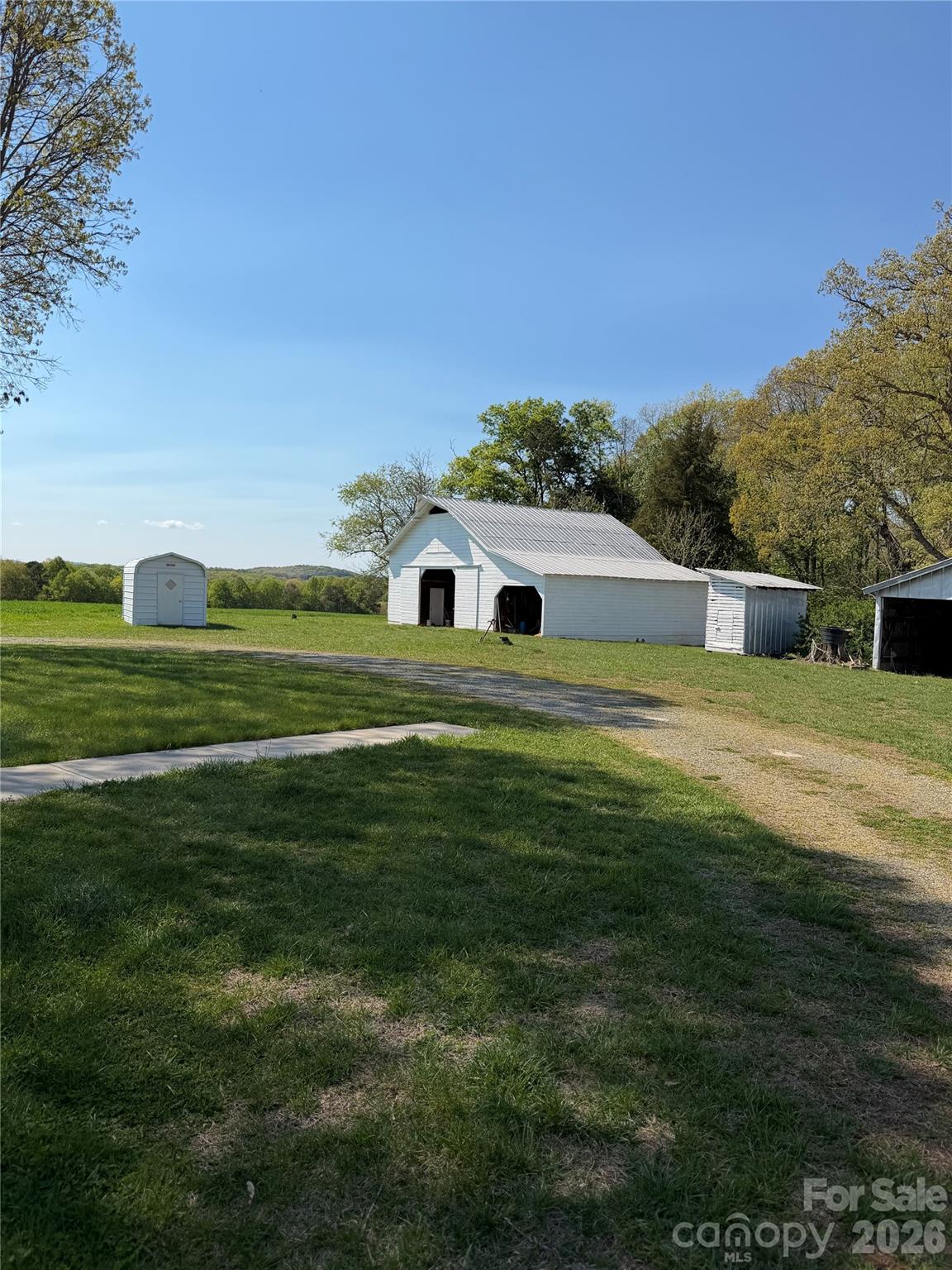 main property photo 8