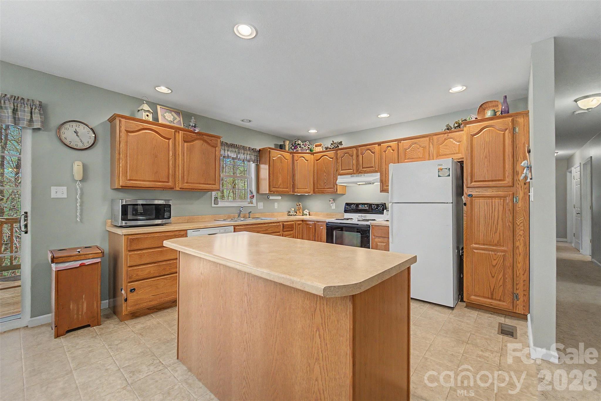 main property photo 5